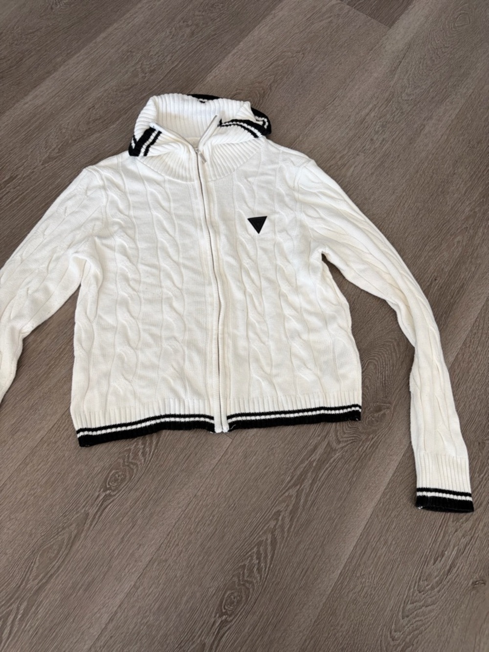 Guess fishermen Cable Knit Zip Cardigan‎ with Black Trim